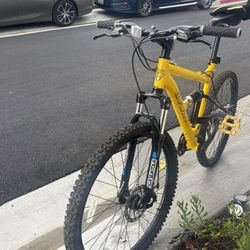 Gravity Advent FSX 1.0 Full Suspension Mountain Bike