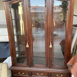 China Cabinet With Lights