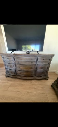 Dresser