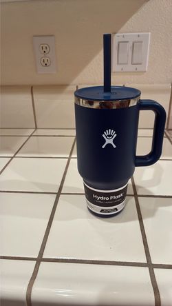 Hydro Flask 32 oz Travel Tumbler – Brand New