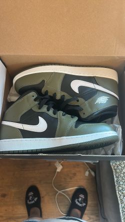 Air Jordan 1 Mid