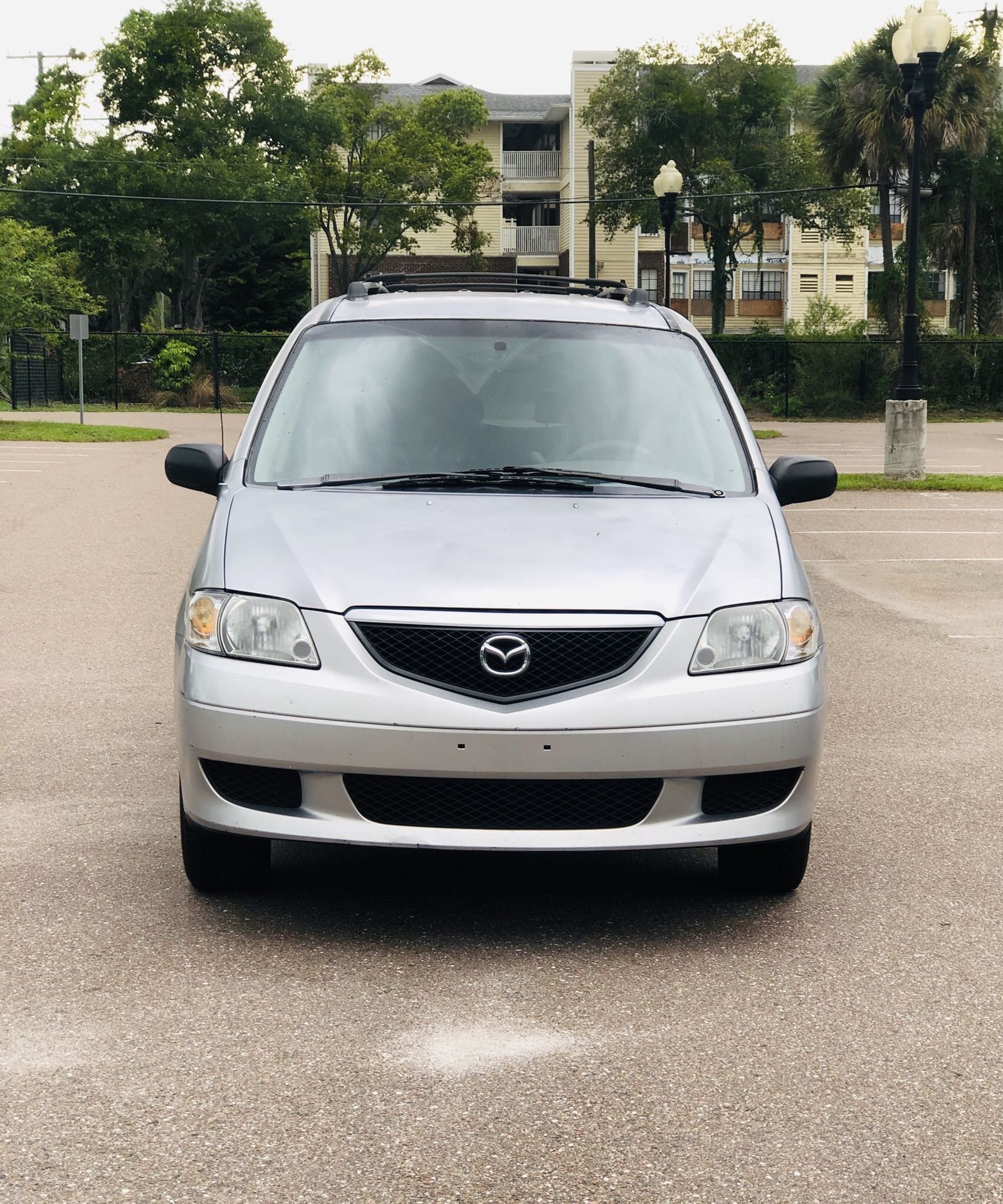 2003 Mazda MPV