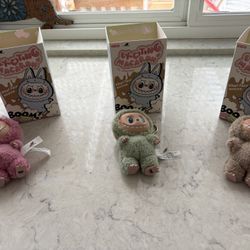 Exciting Macaron Labubu