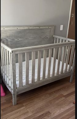 Delta Children 4-in-1 Convertible Crib