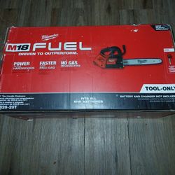 Milwaukee M18 FUEL 14 in. 18V Lithium-Ion Brushless Cordless Battery Top Handle Chainsaw (Tool Only