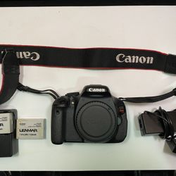 Canon Rebel T3i DSLR Camera Body w/ Extras ** READ AD BEFORE MESSAGING **