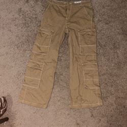 H&M Cargo Khaki Pants – Size 42 (US 10) – Never Worn