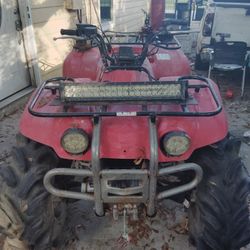 Lifted Yamaha 4-wheeler 