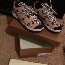Burberry Shoes Size 34 Kids