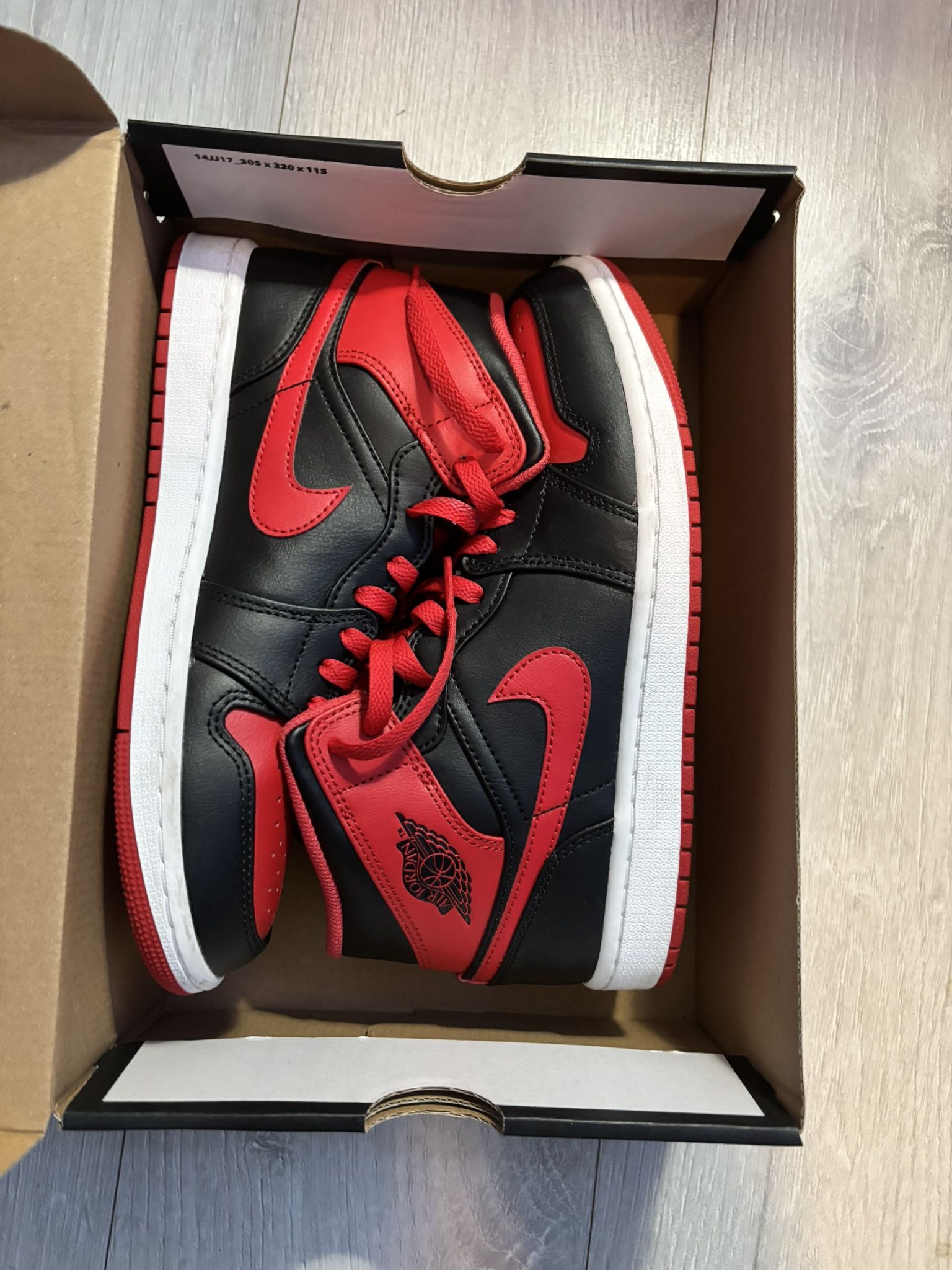 Jordan 1 mid size 8