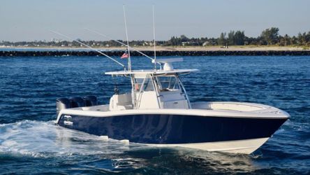 2016 Invincible 39 Triple Mercury Verados Low Hours