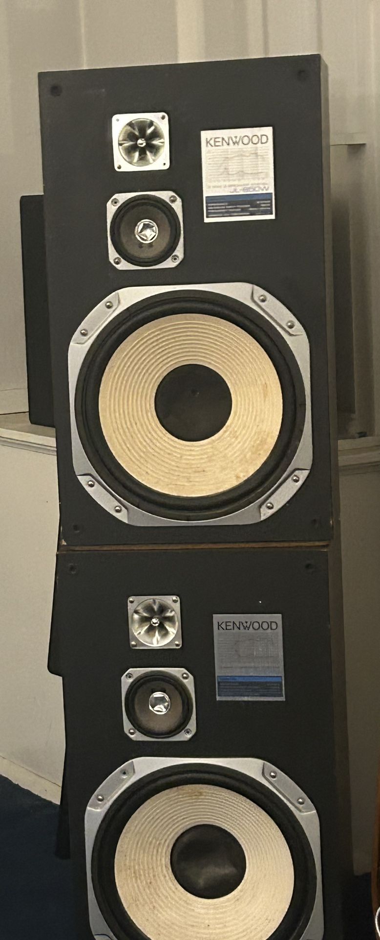 Set Of Two Kenwood Speakers In Great Shape No Issues With The Sound