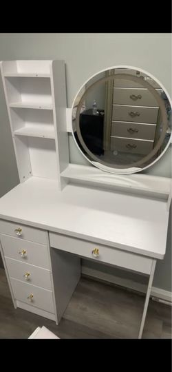 Makeup vanity with stool