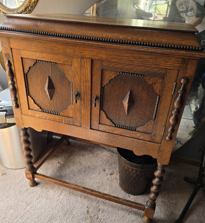 Beautiful Antique/ Vintage Record Console 