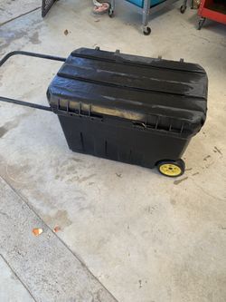 Caja de Herramienta con Llantas