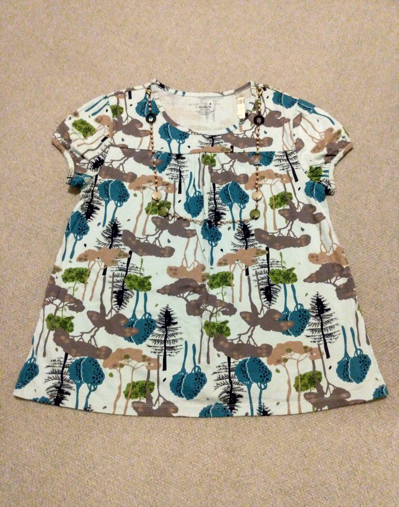 BRAND NEW WITH TAG LADIES SHORT PUFFY SLEEVE MOUNTAIN LAKE PEARL & BEAD NECKLACE TREE PRINT TOP SIZE MEDIUM 