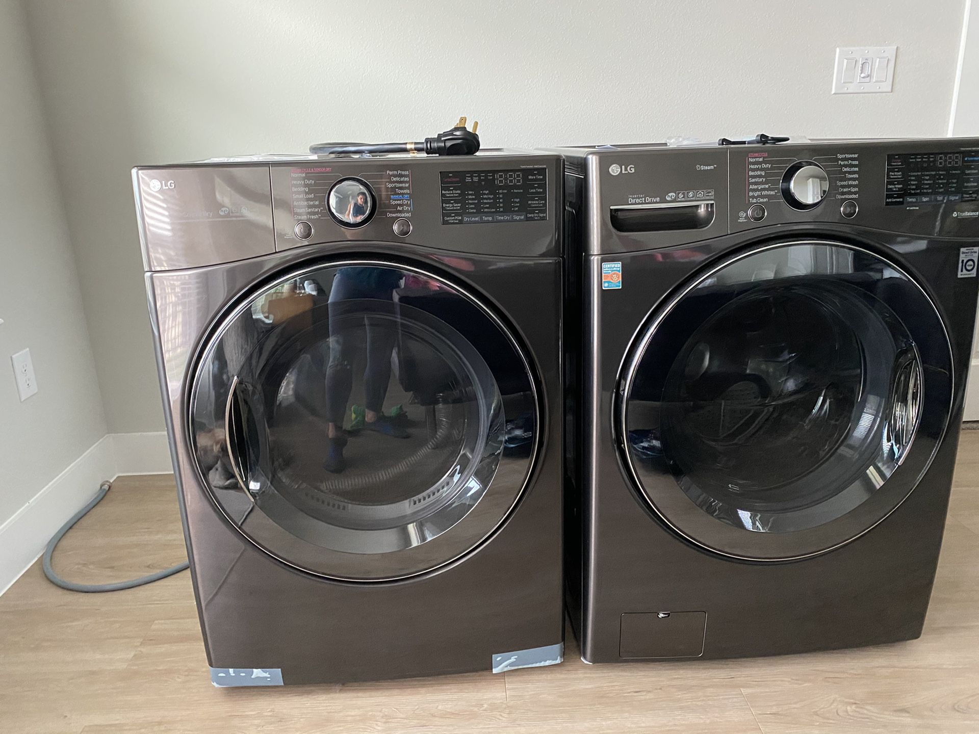 LG Electric washer and dryer - used for just 9 months, like NEW!