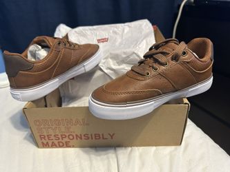 Levi’s British tan KIDS size 13