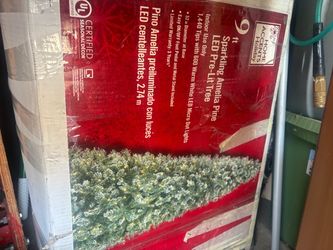 Home Accents Holiday 9 ft Pre-Lit LED Christmas Tree
