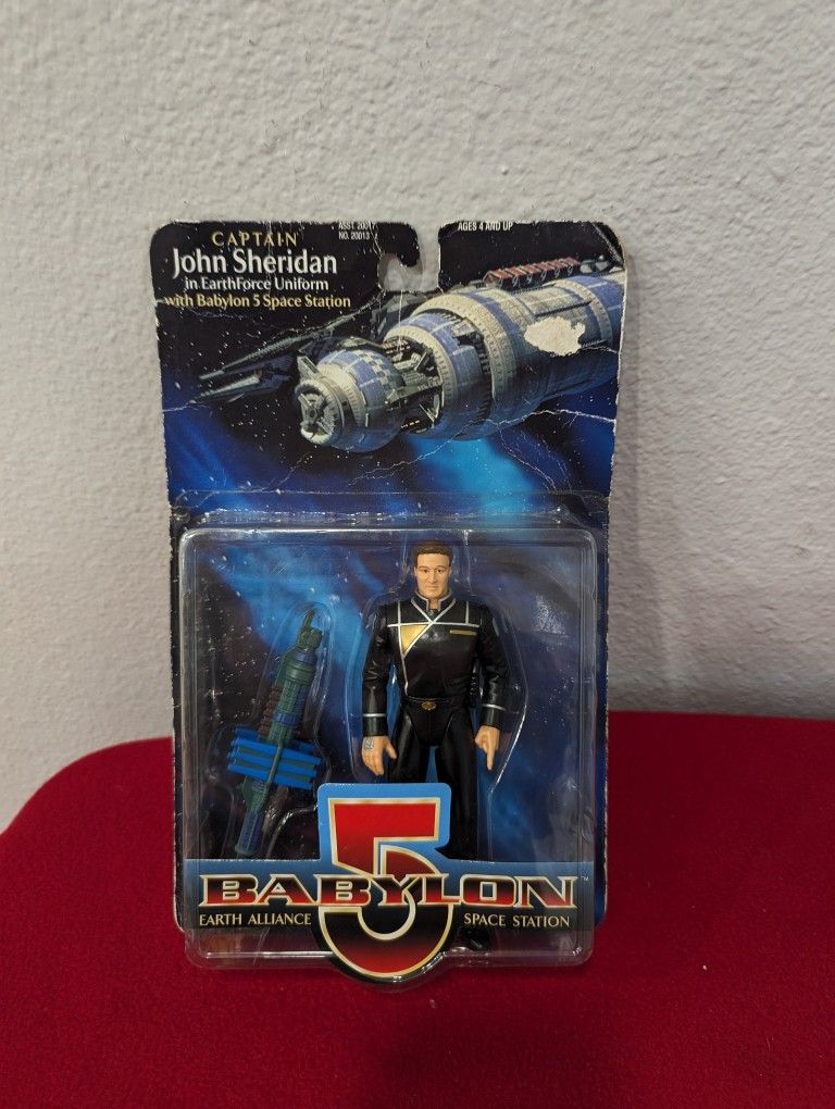 Babylon 5 Captain John Sheridan in Earth Force Uniform with Space Station Vintage 1997