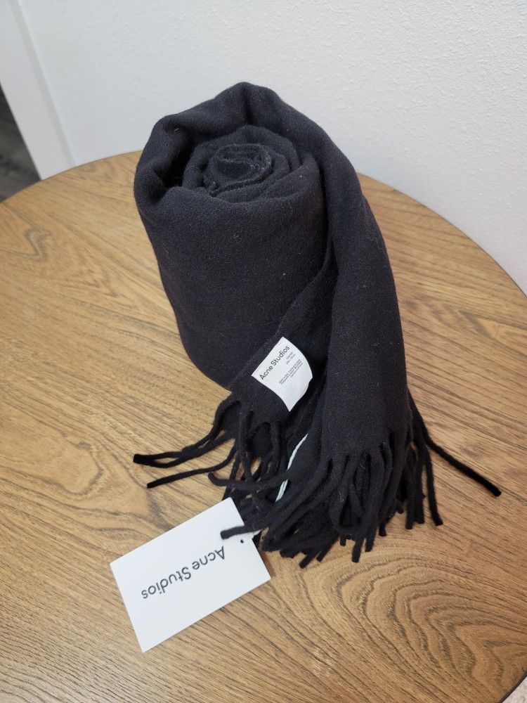 New Acne Studios 100% wool huge scarf