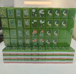 Mahjong tile set