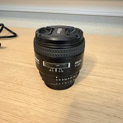 Nikon Nikkor AF 85mm 1.8 Portrait Lens 