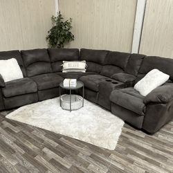 Gray Reclining Sectional Couch (Ashley Furniture) -Delivery Available 