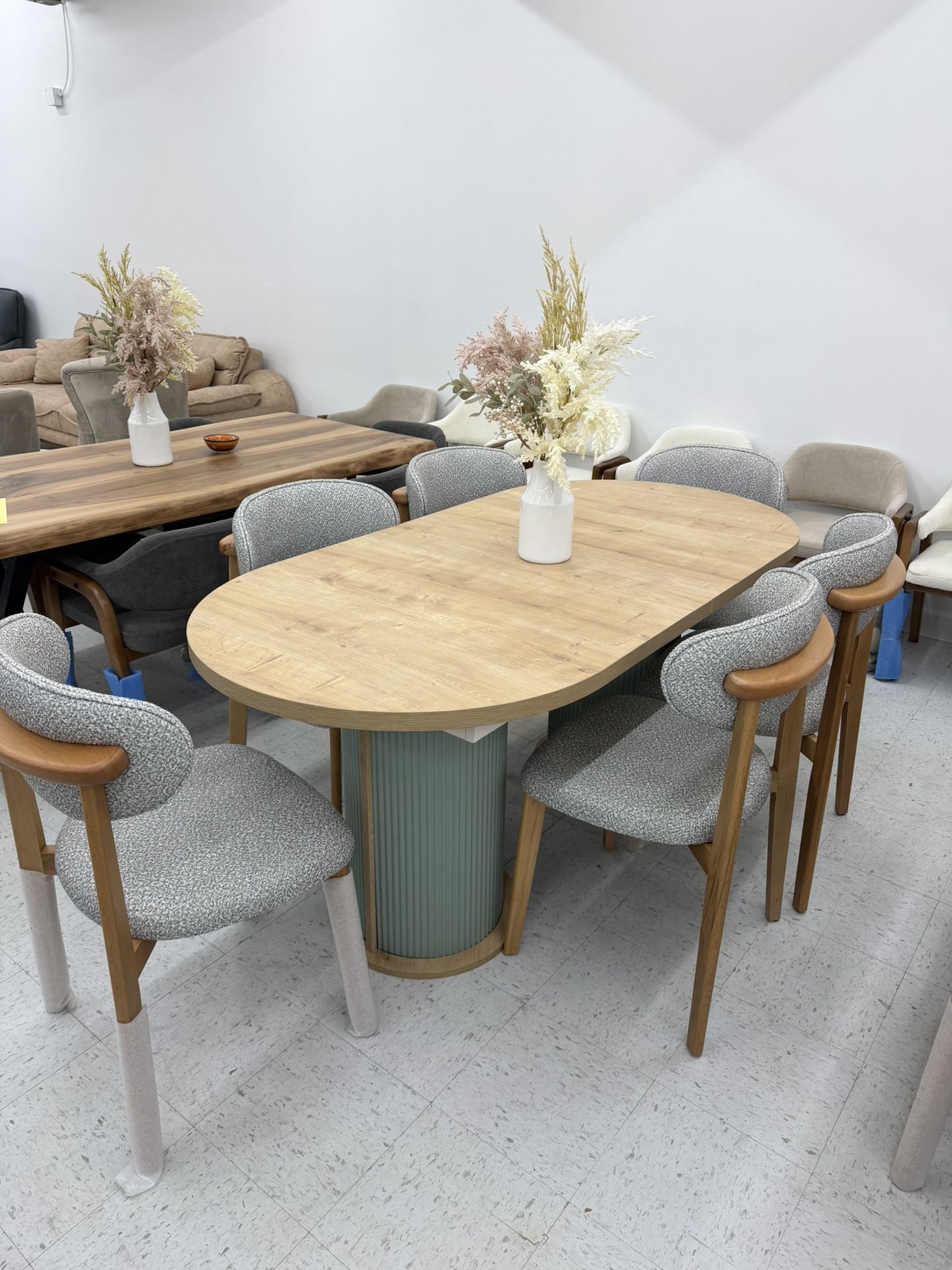 Mid-Centery modern Oval Extended Dining Table With 6 Chairs