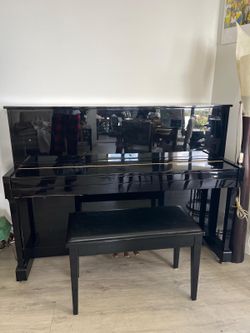 Premiun Upright Piano Yamaha