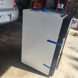 True Manufacturing GDM-05-HC-LD Refrigerator Cooler 