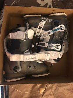 Dalbello 22.5 women’s ski boots