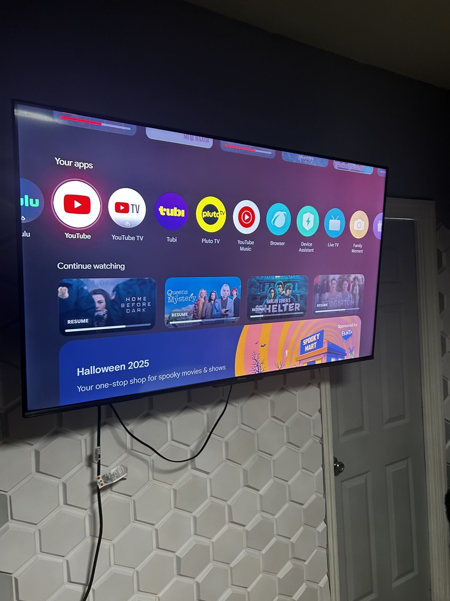Hisense - 55" LED 4K UHD HDR Smart TV