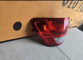 2011-2013 jeep grand cherokee lh taillight oem