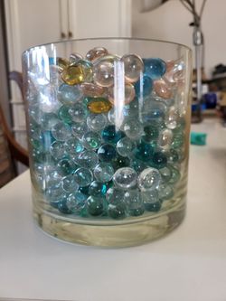Glass pebbles, round and flat