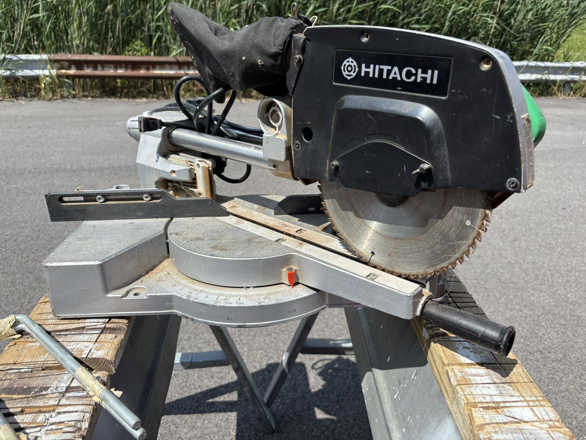 Hitachi Miter saw