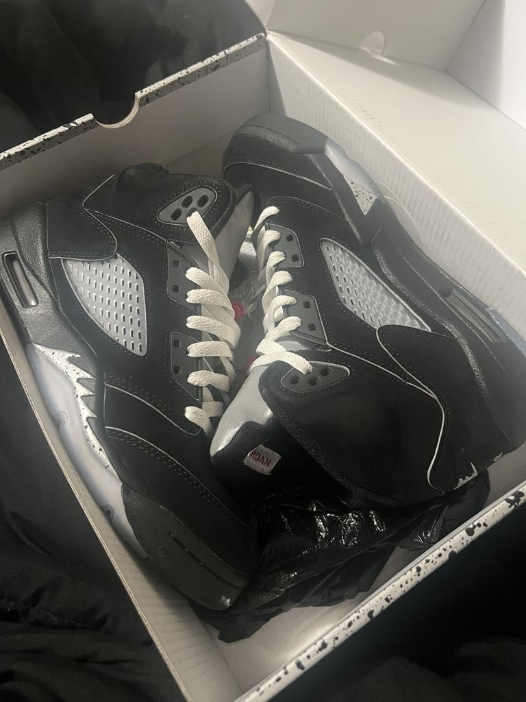 Retro 5 Black Jordans