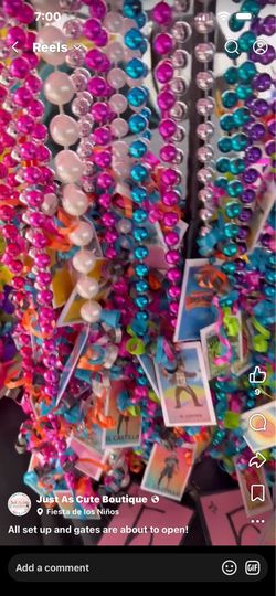 Spurs beaded necklaces