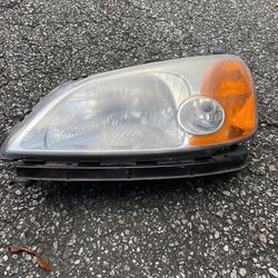 Honda driver’s side headlight