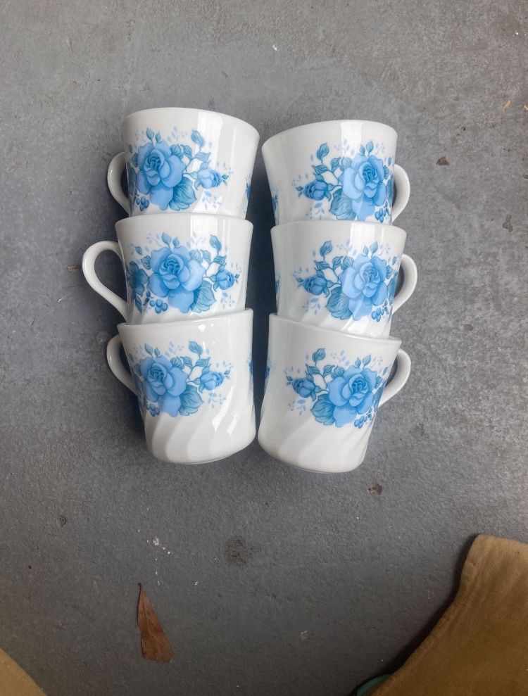 Set Of Six Blue Velvet Corning Ware Mugs Made In USA Coffee Cups White And Blue Flowers Vintage