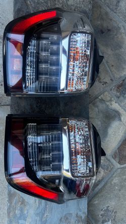 2024 5th Gen 4Runner OEM LED Tail Lights