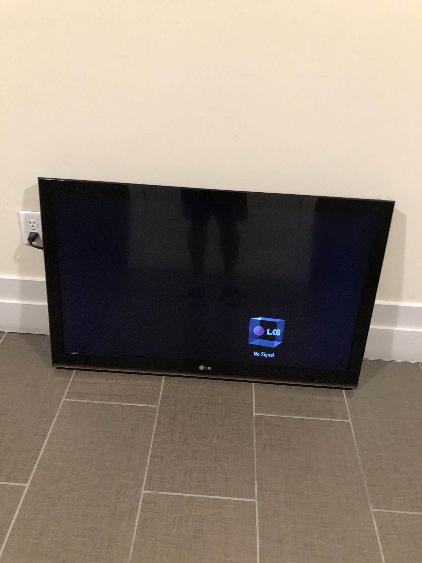 LG 42" Class HDTV (1080p) LCD TV (42LK450-ub)