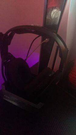 ASTRO A50 Gen 4 XBOX/PC  (Works on PS5/4 on pc setting just mic is distorted)