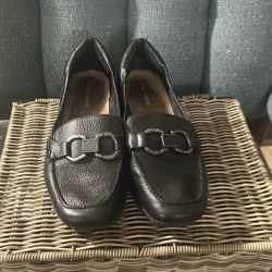 Woman’s Easy Spirit Loafers 