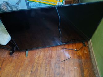 VIZIO  TV 36"