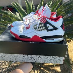 Jordan 4 Fire Red Size 11.5