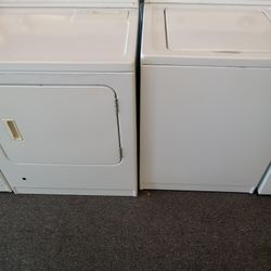 Matching washer and gas dryer set