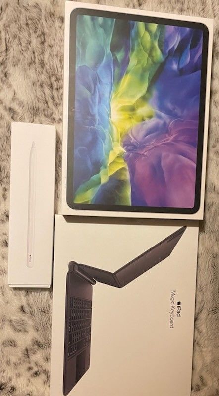 iPad Pro 2nd Gen 11in 256gb Bundle With 2nd Gen Apple Pencil And Magic Keyboard