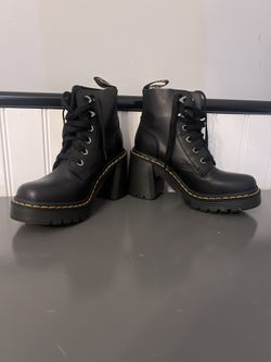 Doc Martens Women’s Size 6