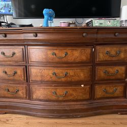 Dresser & 2 Nighstands